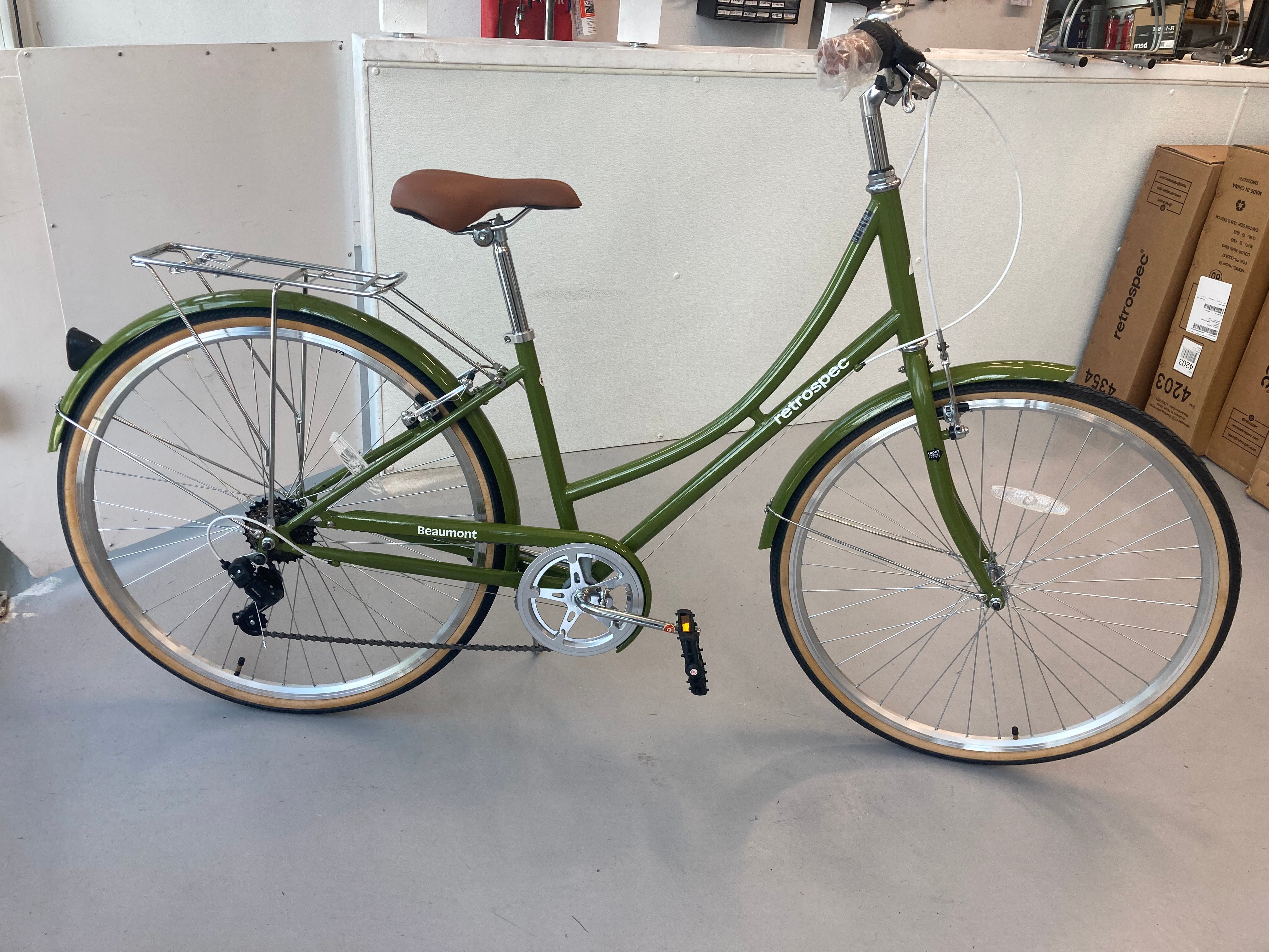 Critical Cycles Beaumont Step Through City Bike 7s 24 Inch Bike Retrospec  Critical Cycles Beaumont-7 Seven Speed