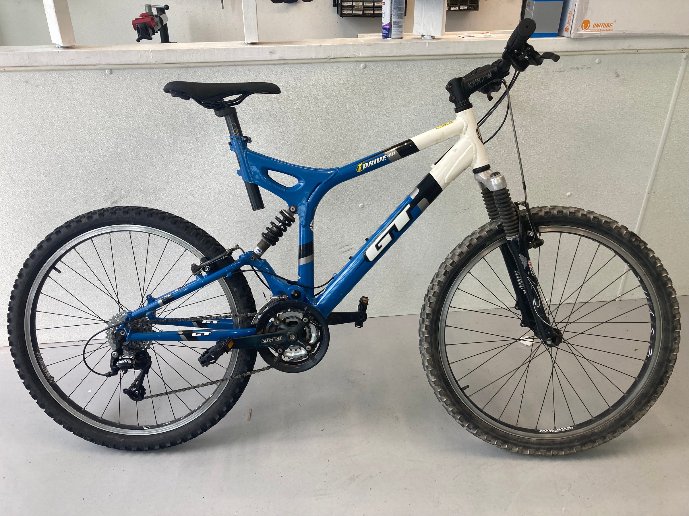 GT 「ジーティー」 i-DRAVE 4 4.0 マウンテンバイク GT I-Drive 4 4.0 Full Suspension Mountain Bike with Disc Brakes